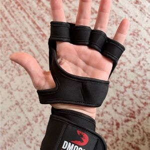 DMOOSE Black Workout Gloves